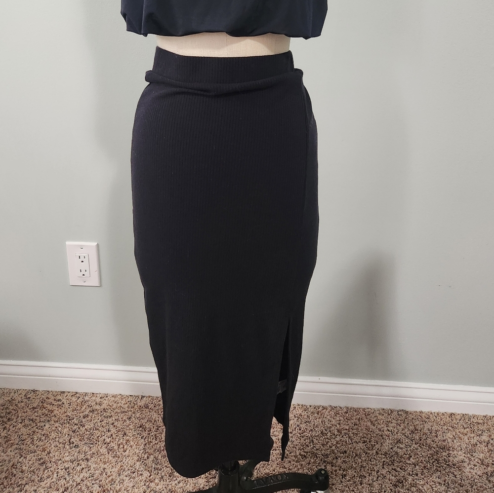 Elegant Black Midi Skirt